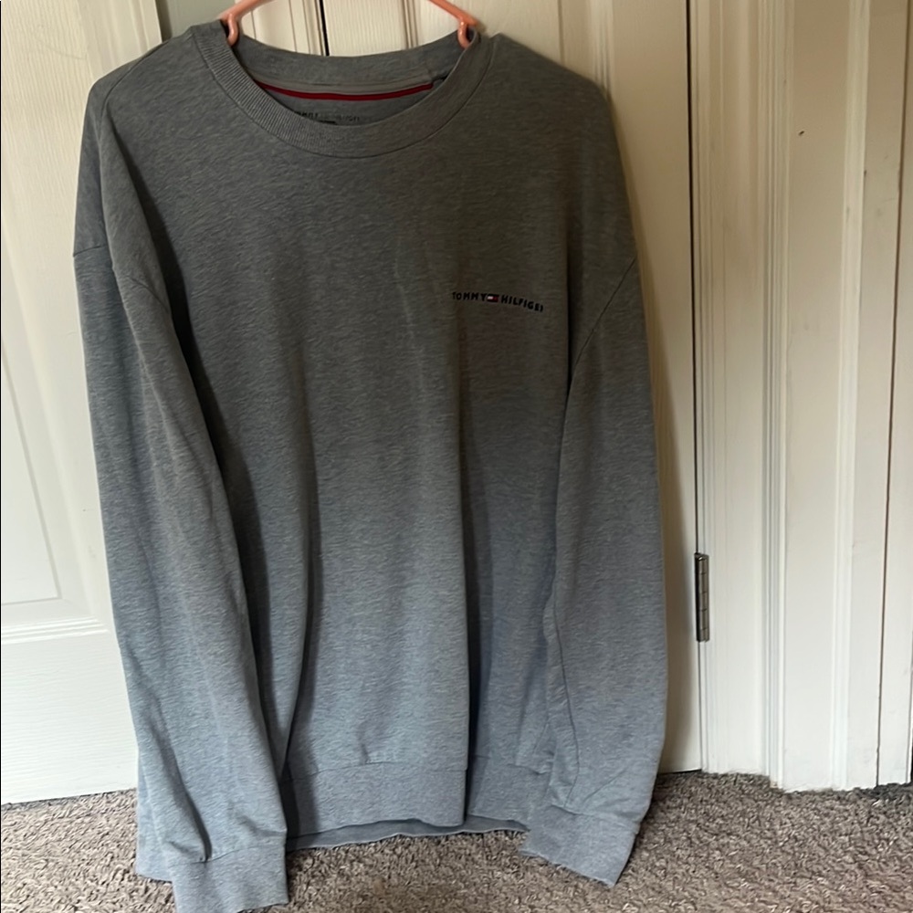 Tommy Hilfiger Men's Gray Sweater